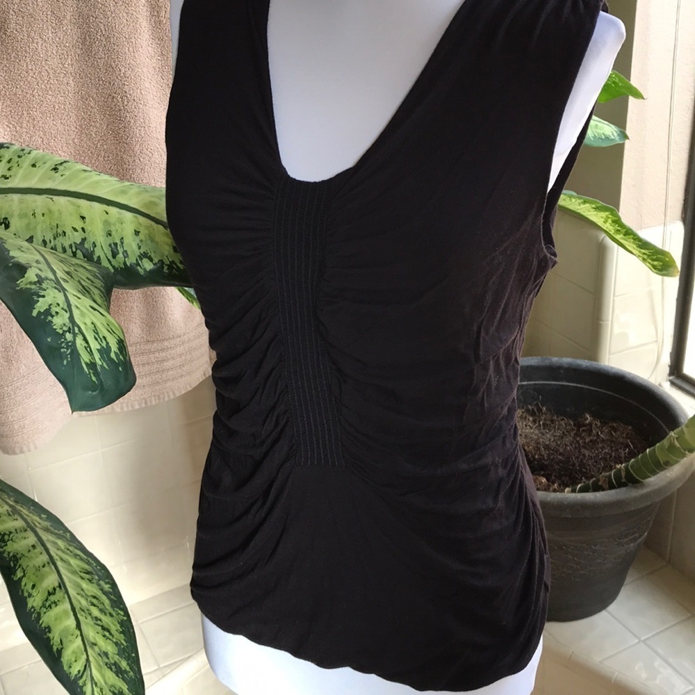 Alfani Petite cute black rounded V-neck top